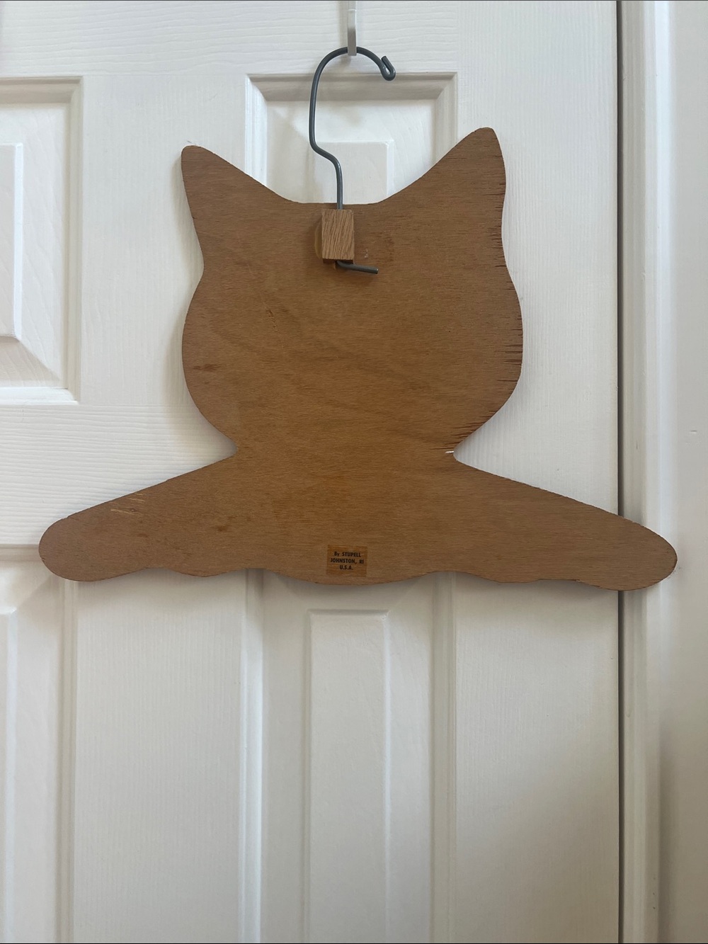ANNIE RHINEHART; VINTAGE, Stupell Johnston Wooden Cat Clothes/Display Hanger! - Picture 4 of 6
